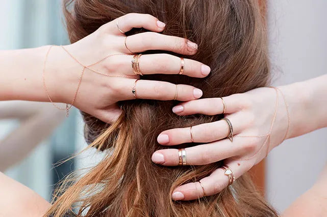 Aprende a combinar anillos como una autentica experta en moda