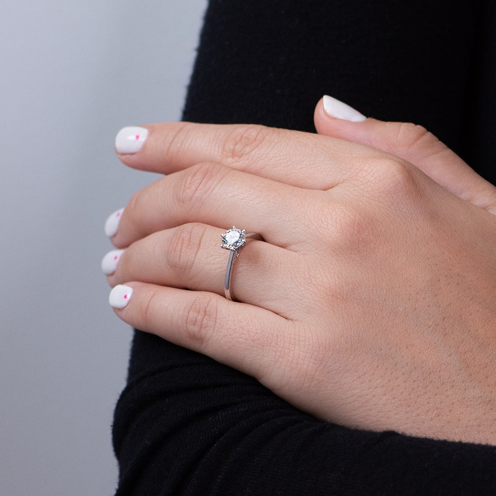 Anillo Solitario Jessa con Diamante Creado 1,010 Quilates en Oro Blanc