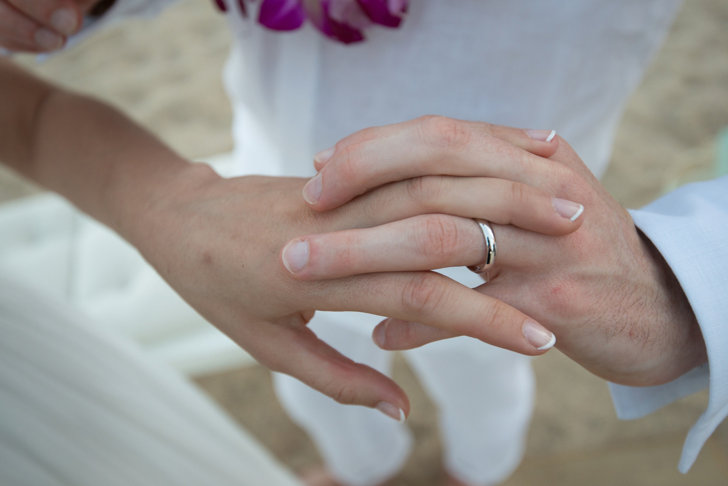 Por qué la novia suele llevar algo nuevo, viejo y azul en el día de su boda