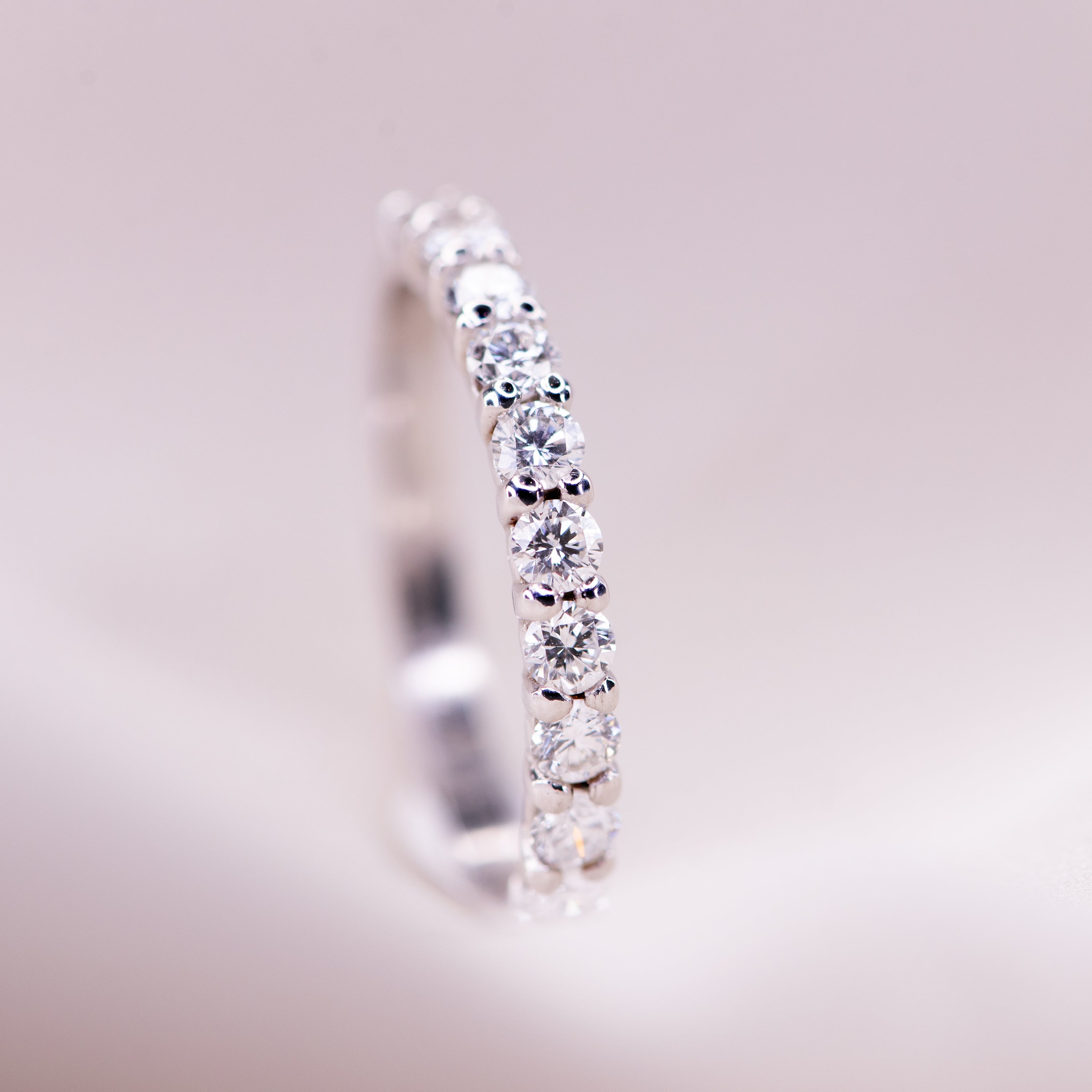 Consejos para limpiar y mantener tu Diamante Creado como el primer día