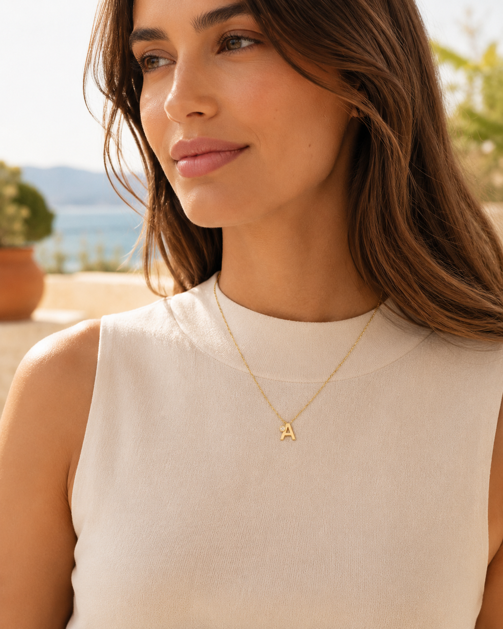 Cadena y Colgante Essenza Letra Inicial  Diamante Creado en Oro Amarillo 9 Kilates