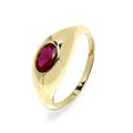 Anillo de Oro de 9 Quilates con Circonita Oval Rubí