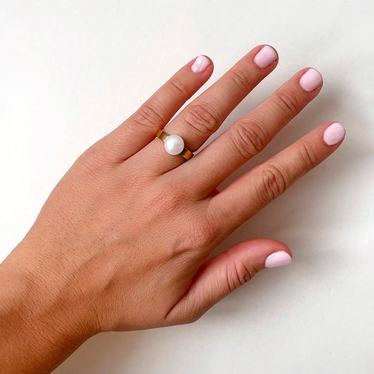 Anillo con Perla en Oro Amarillo 9 Kilates
