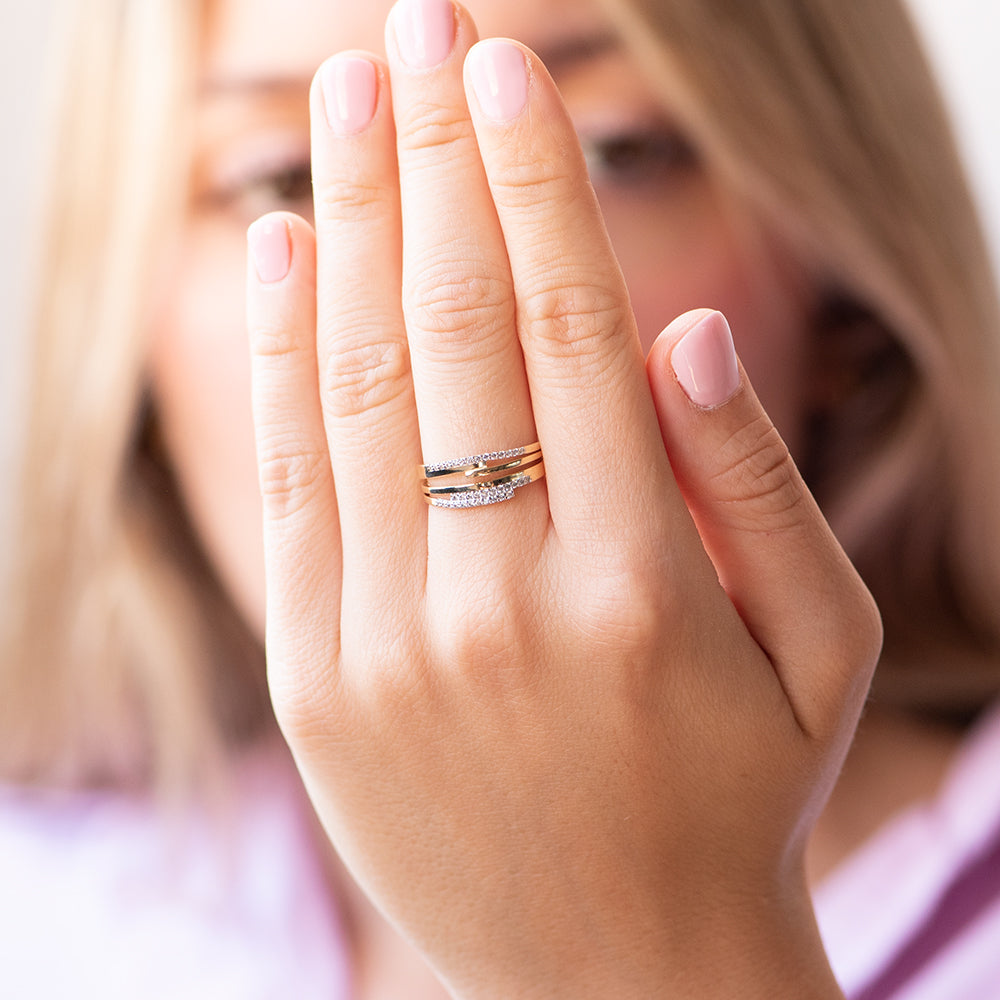 Anillo Soraya Bandas con Circonitas en Oro Bicolor 9 Kilates