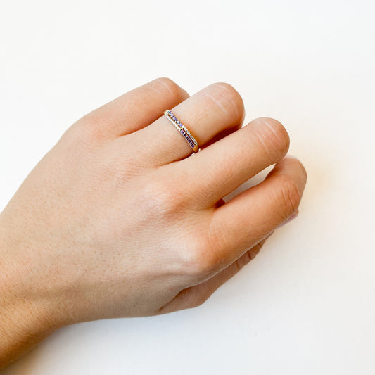 Anillo Fable con Circonitas Amatista y Blancas en Oro Amarillo 9 kilates