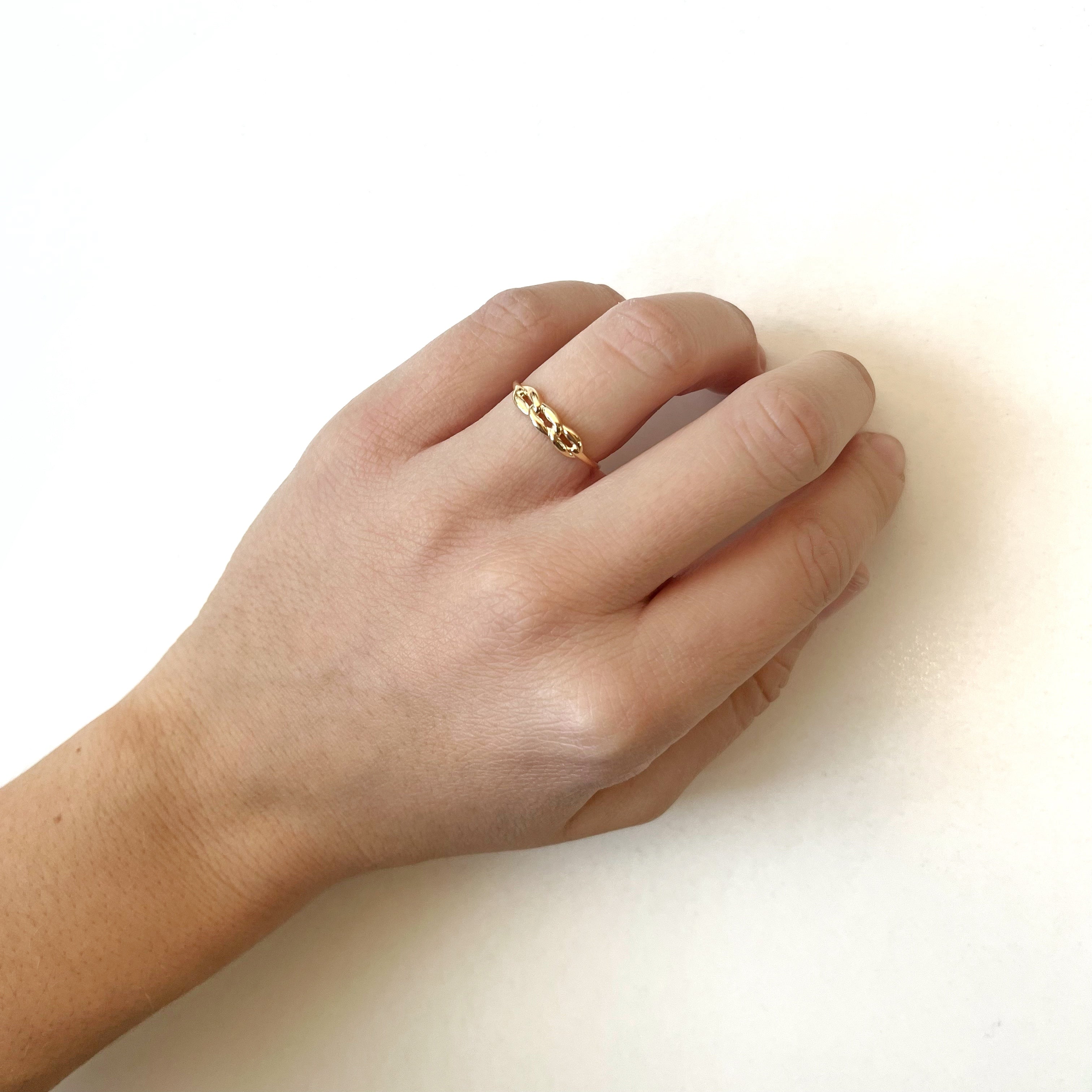 Anillo Eslabón Liso de Oro de 9 Quilates