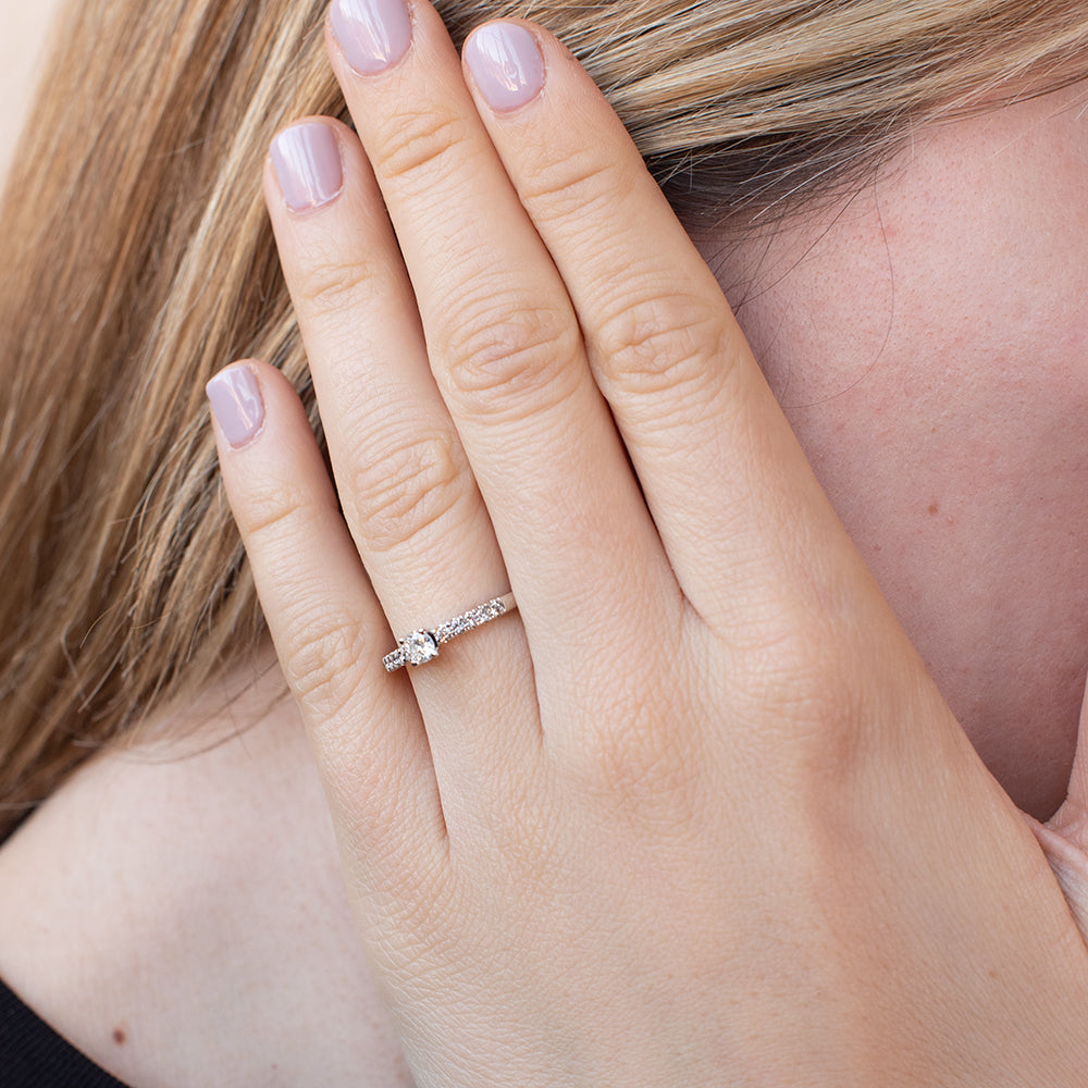 Anillo Americano Rita de Oro Blanco 18K con Diamantes