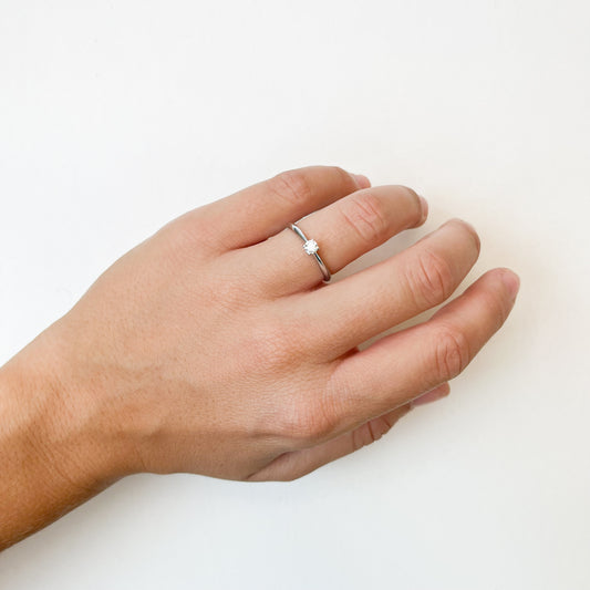 Anillo Solitario 4 Grapas de Diamante 0.18 Quilates en Platino
