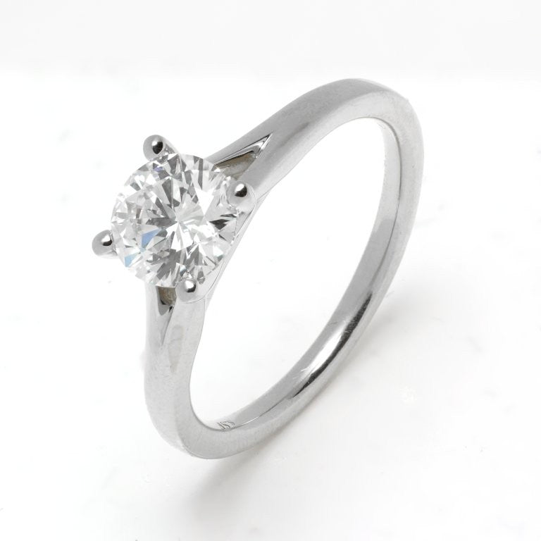 Anillo Solitario Fina con Diamante 1 Quilate en Oro 18 Kilates