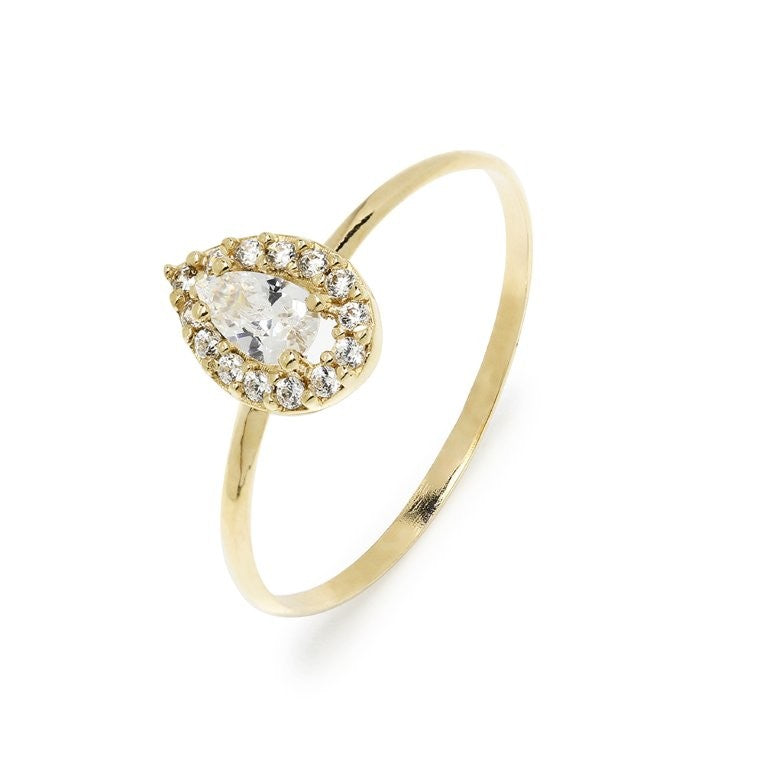 Anillo Solitario de Oro de 9 Quilates con Circonita Lágrima
