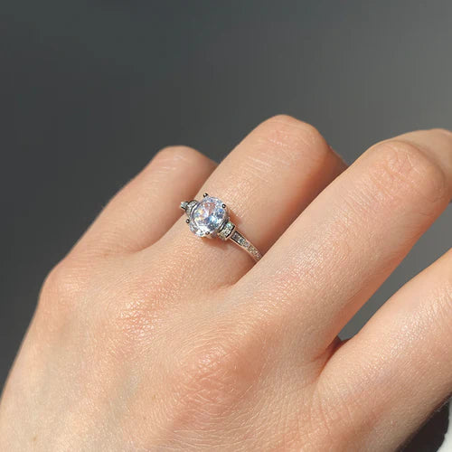 Anillo Solitario Americano de Plata de Ley 925 con Circonita