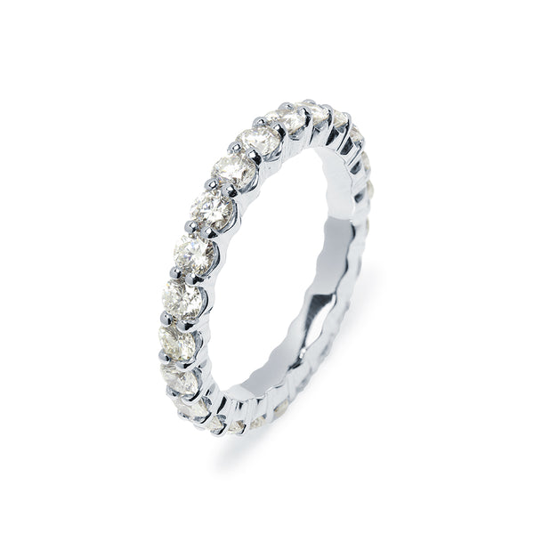 Alianza Entera de Diamantes 2.11 Quilates en Platino