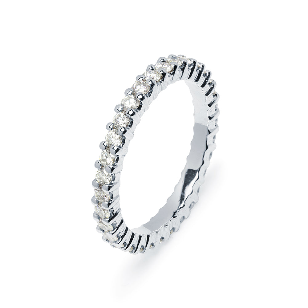 Alianza Entera de Diamantes 0.92 Quilates en Platino