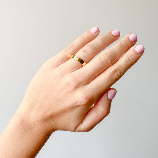 Alianza de Boda Ivy en Oro Amarillo Pulido de 4 mm