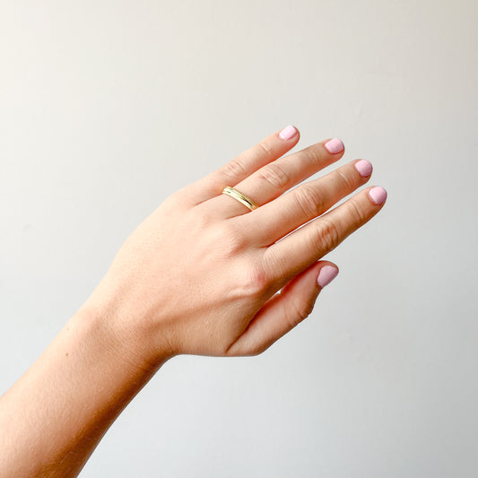 Pareja de Alianzas de Boda Eth Facetado Pulido en Oro Amarillo