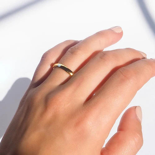 Alianza de Boda de Oro de 18 Quilates con Diamante