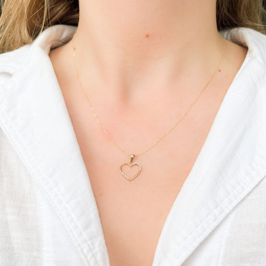 Colgante Corazón con Circonitas Blancas en Oro Amarillo 9 Kilates