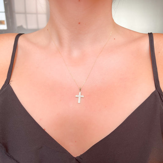Cruz Plana 12x24 mm con Circonitas en Oro Amarillo de 9 Kilates