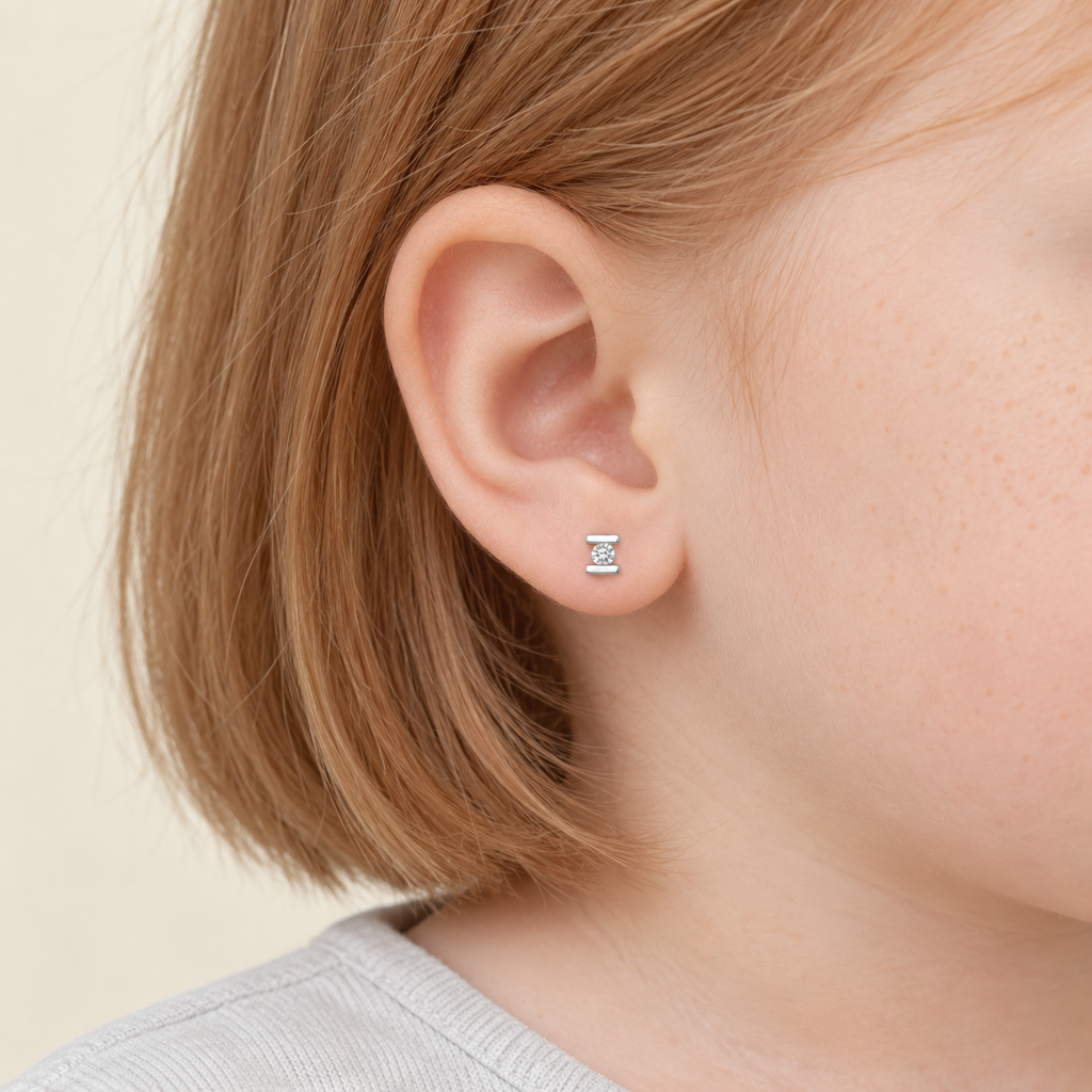 Pendientes Dormilona de Oro Blanco 9k con Diamantes