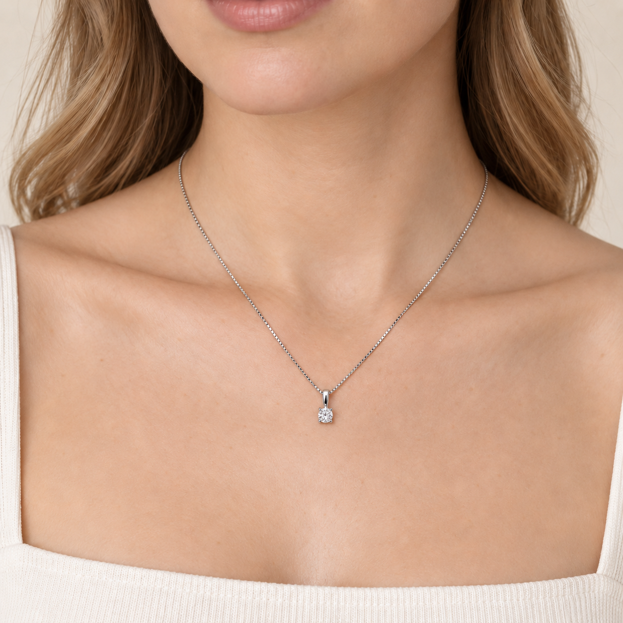 Cadena y Colgante Naila 4 grapas con Diamante Creado de 0,30 Kilates en Oro Blanco