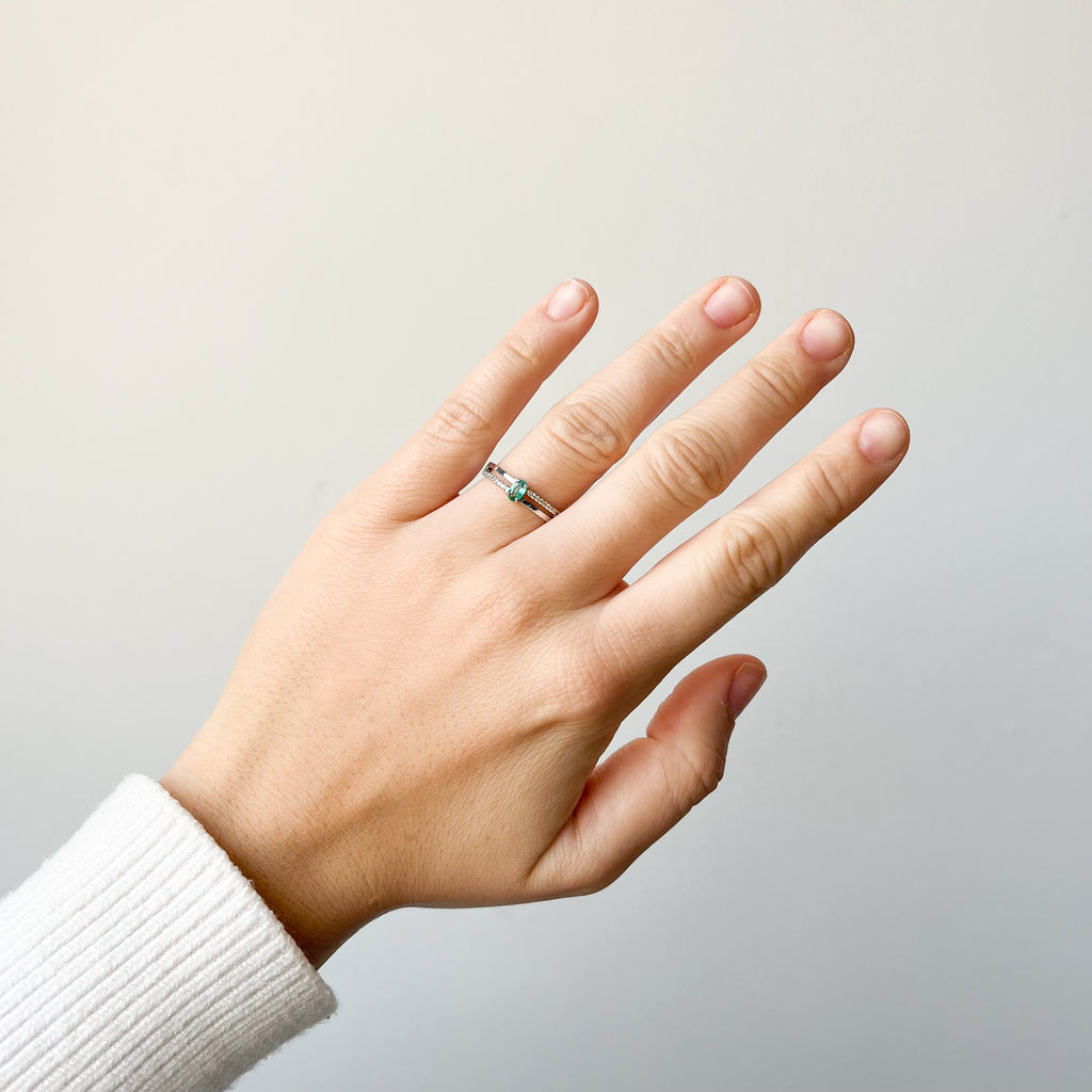 Anillo Arianne de Esmeralda y Diamante Creado en Oro de 18 Kilates
