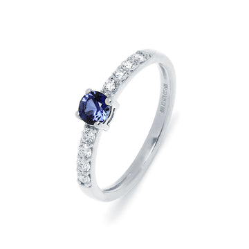 Anillo Inès de  Zafiro y Diamantes Creados en Oro Blanco