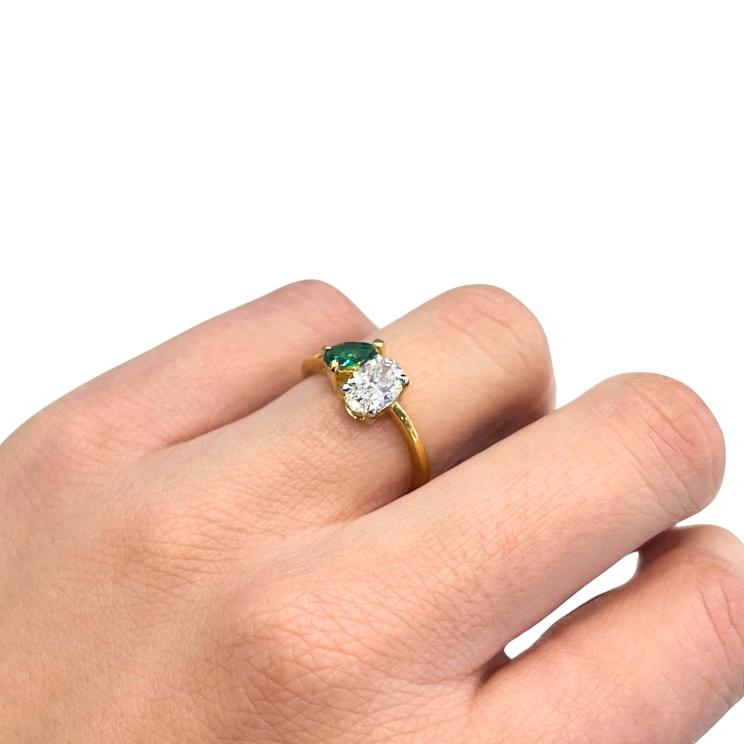 Anillo Esmeralda Gota con Diamantes Creados en Vermeil