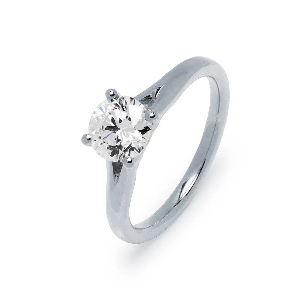 Solitario Marjorie de Oro Blanco 9K con Diamante Creado