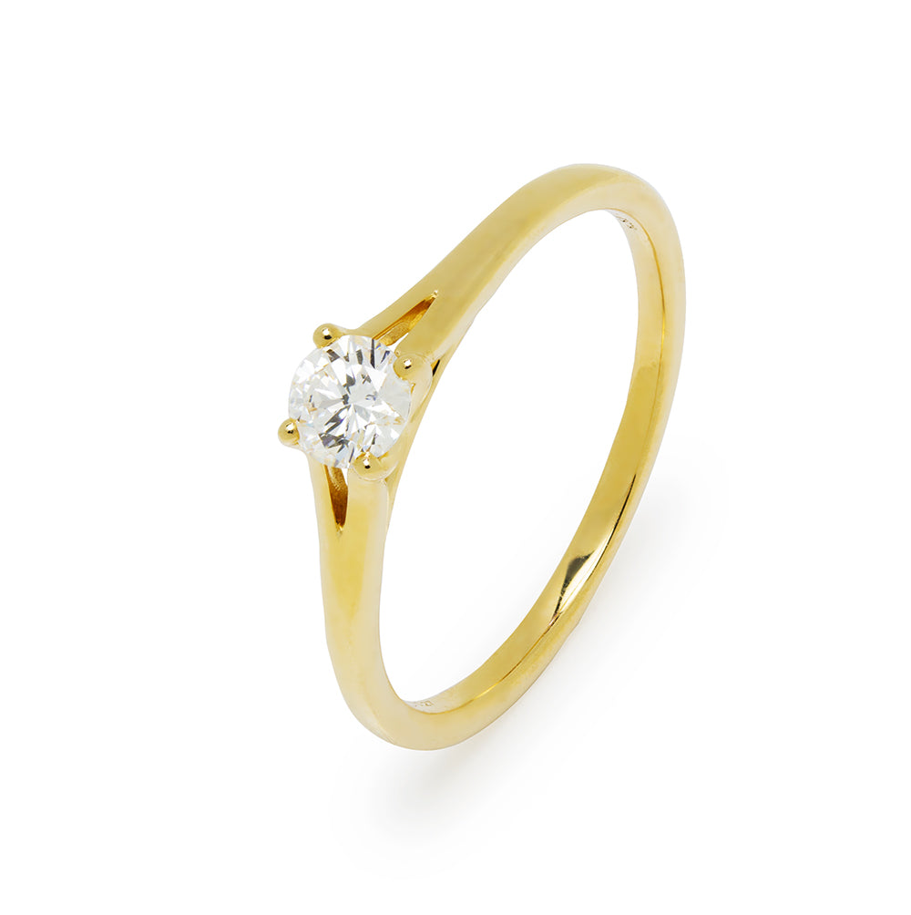 Anillo Solitario Marjorie de Oro 9K con Diamante Creado