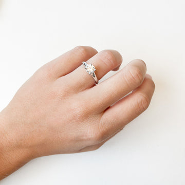 Anillo Solitario Marjorie Diamante Creado 1 Quilates en Oro Blanco