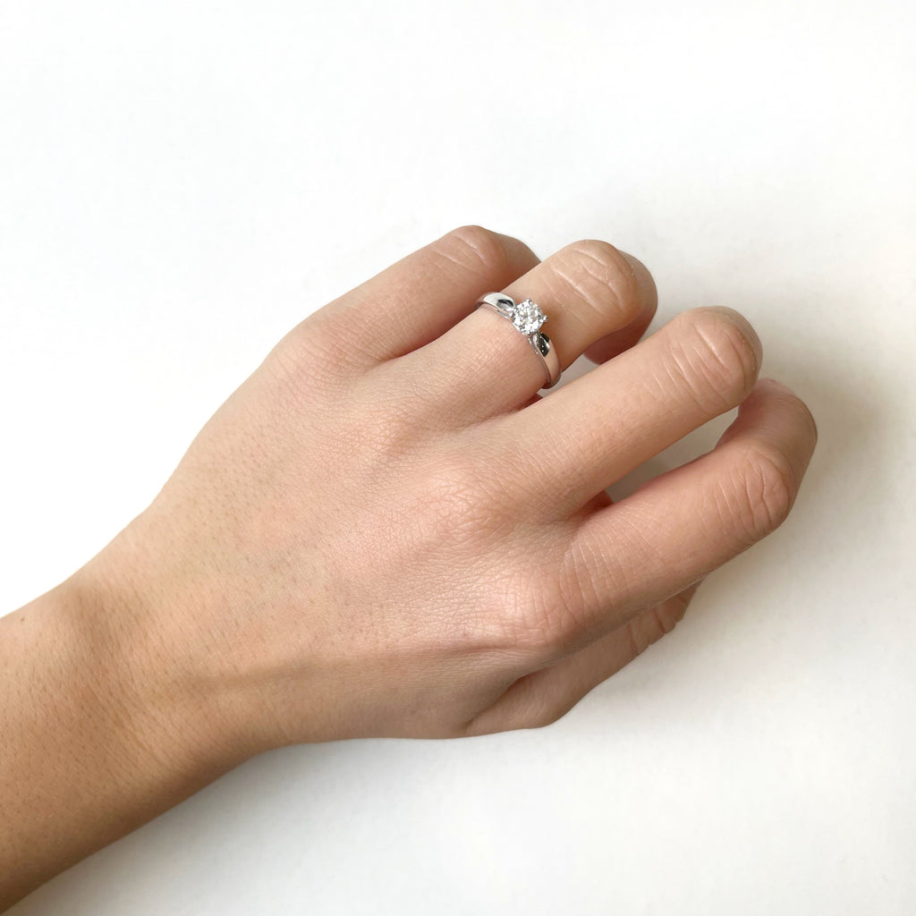 Solitario Bonnie de Oro 18K con Brillantes Creados