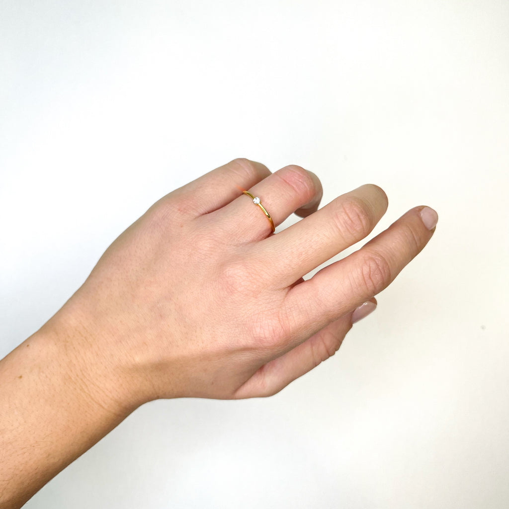 Anillo Solitario 4 Grapas Diamantes Creados en Vermeil  0.06 Quilates