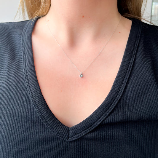 Cadena y Colgante Lagrima 1 Diamantes Creados de 0,055 quilates en Oro Blanco