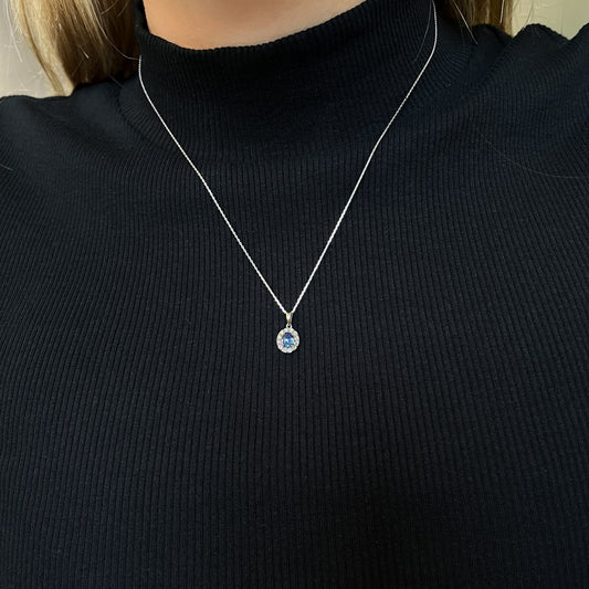 Cadena y Colgante Sian de Zafiro y Diamantes Creados en Oro Blanco