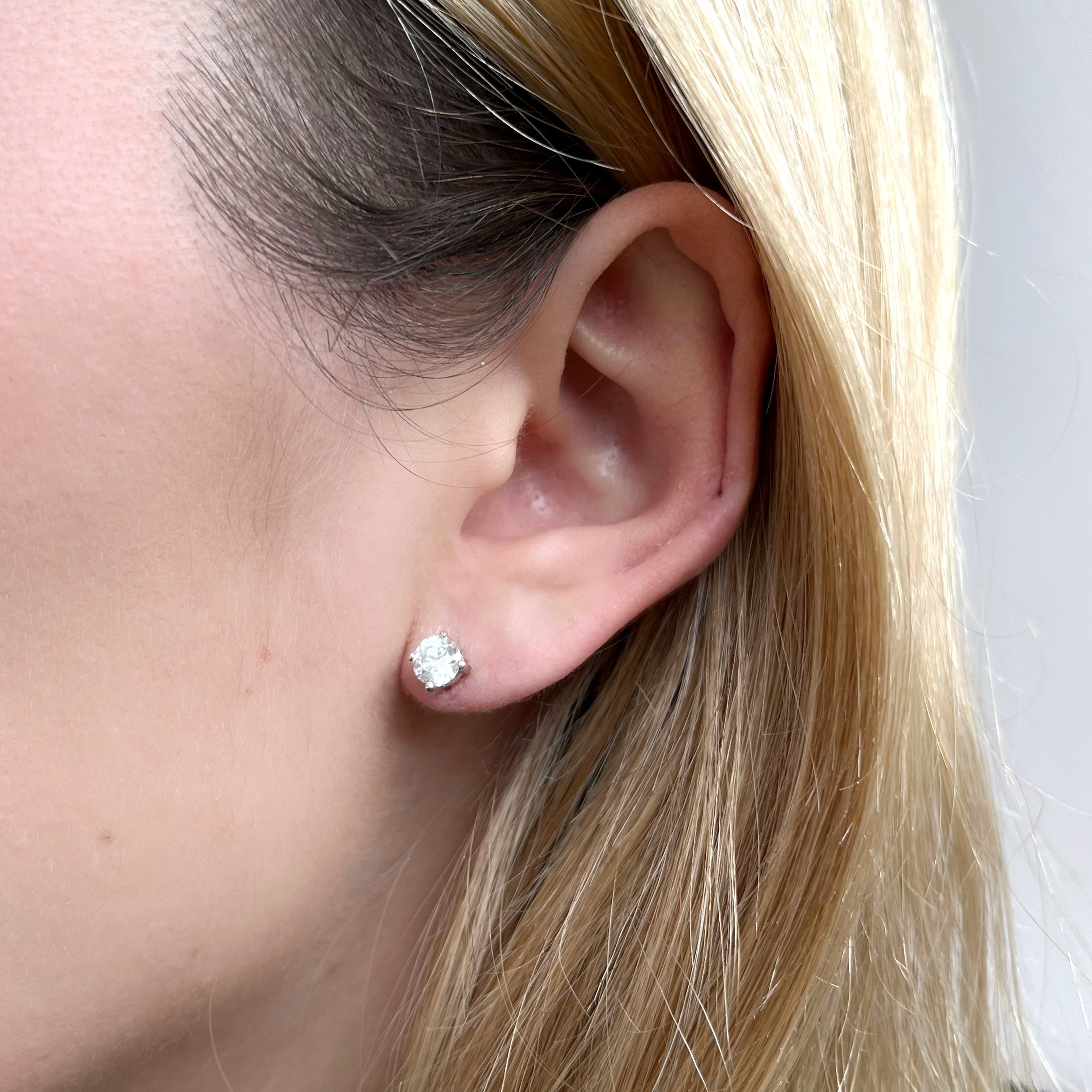 Pendientes de Brillantes Creados de Oro Blanco de 9 Quilates