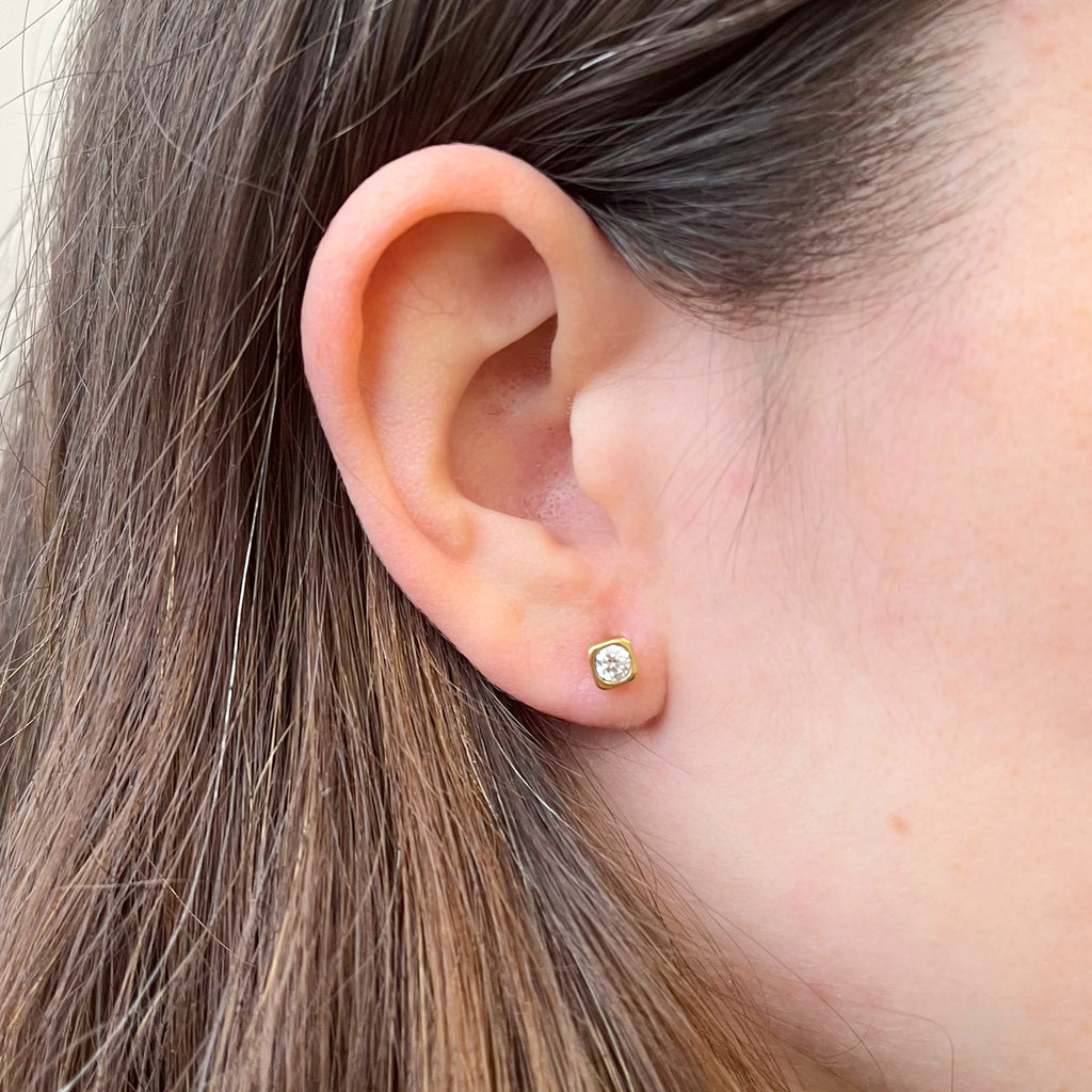 Pendientes Cuadrados con Diamantes Creados en Vermeil