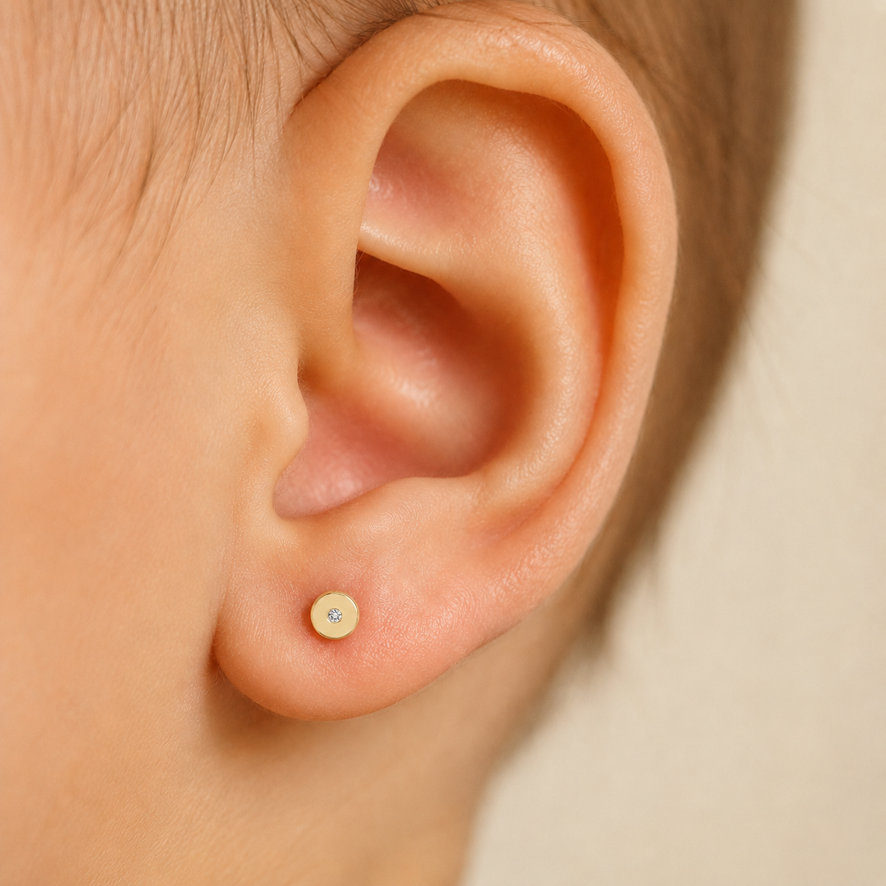 Pendientes Bebé de Oro de 9 Quilates con Diamantes