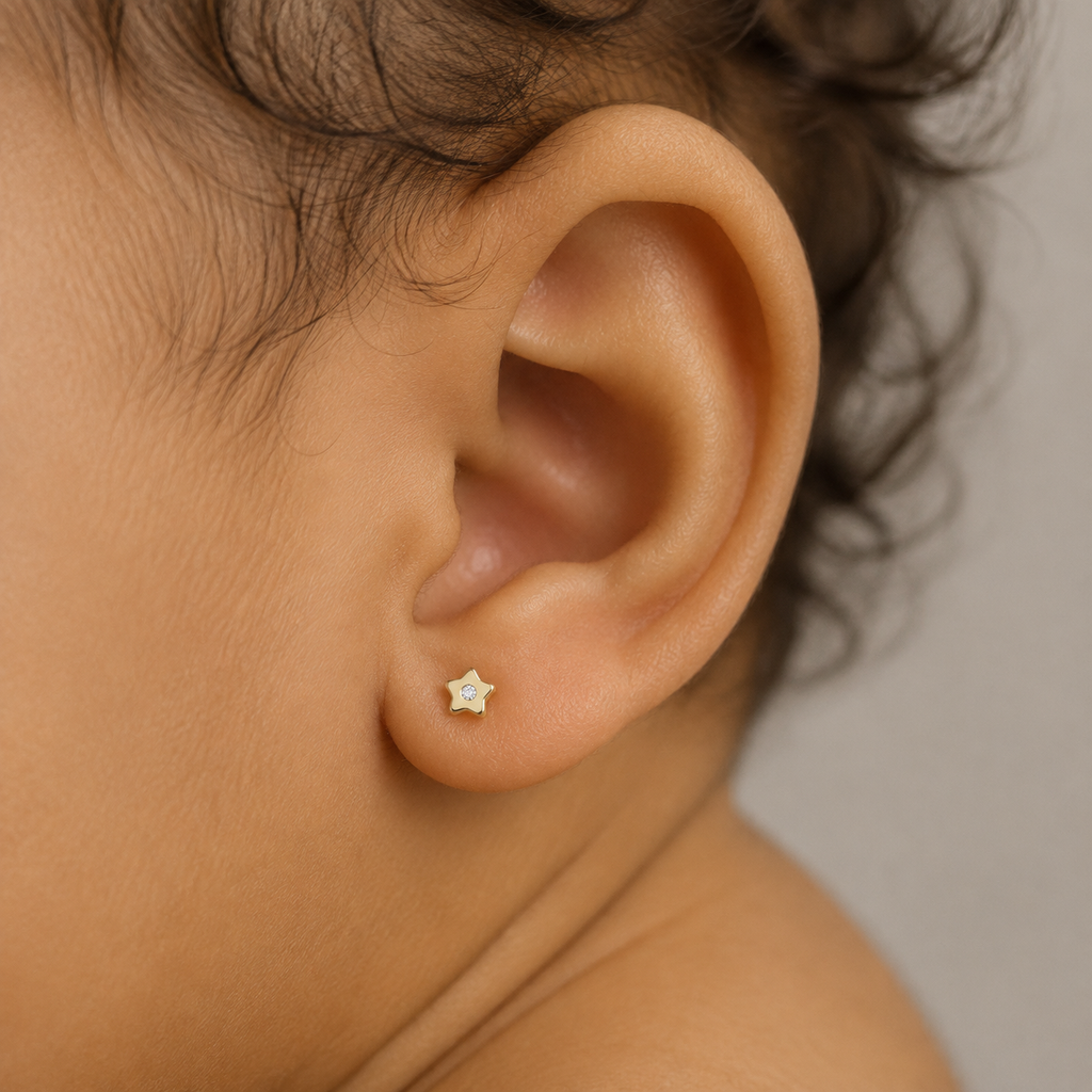 Pendientes Bebé Estrella de Oro de 9 Quilates con Diamantes