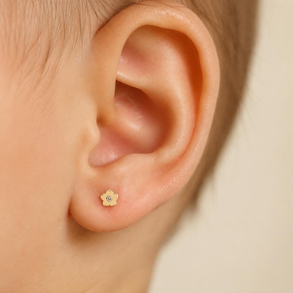 Pendientes Bebé Flor de Oro de 9 Quilates con Diamantes