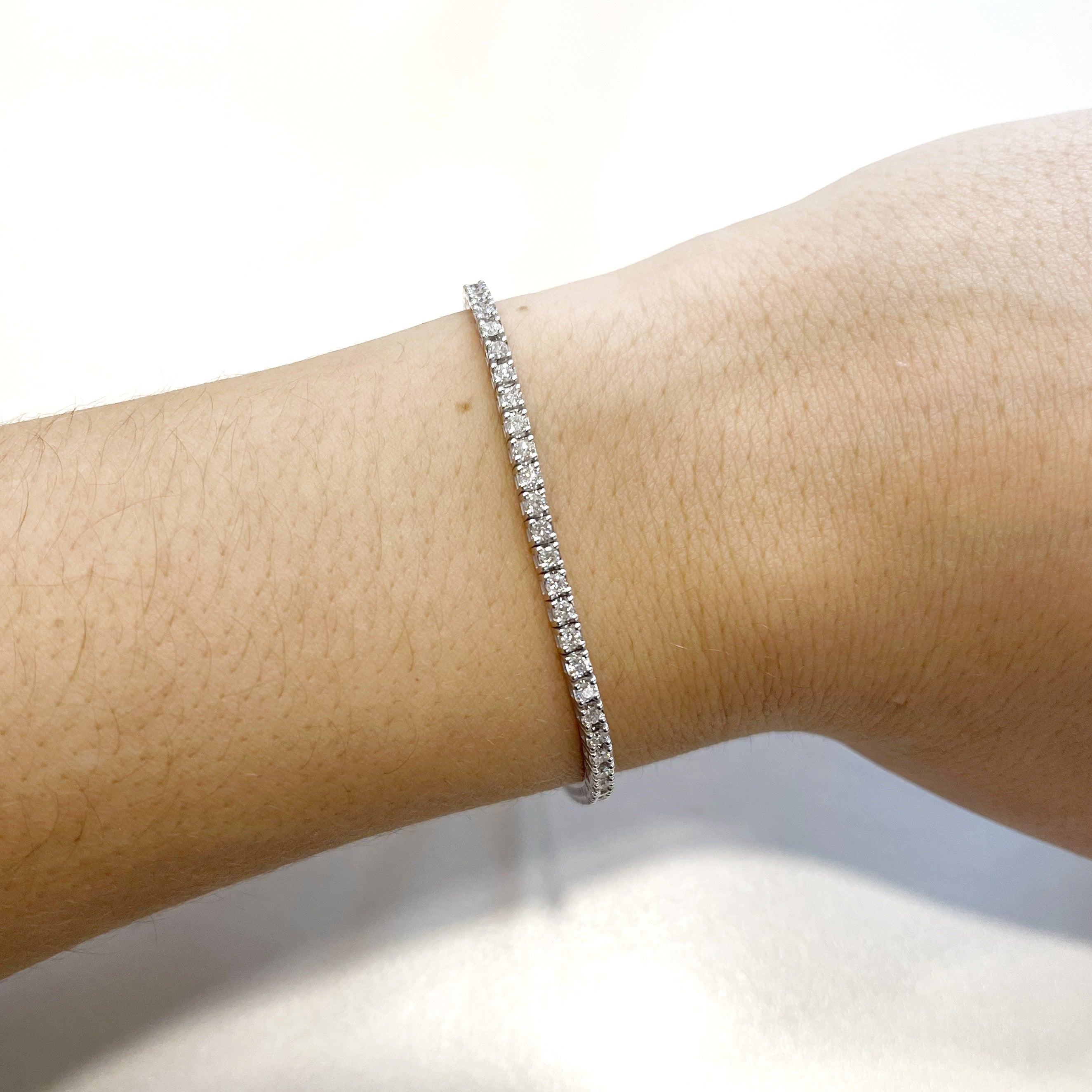 Pulsera de Oro de 9 Quilates con Diamantes Creados