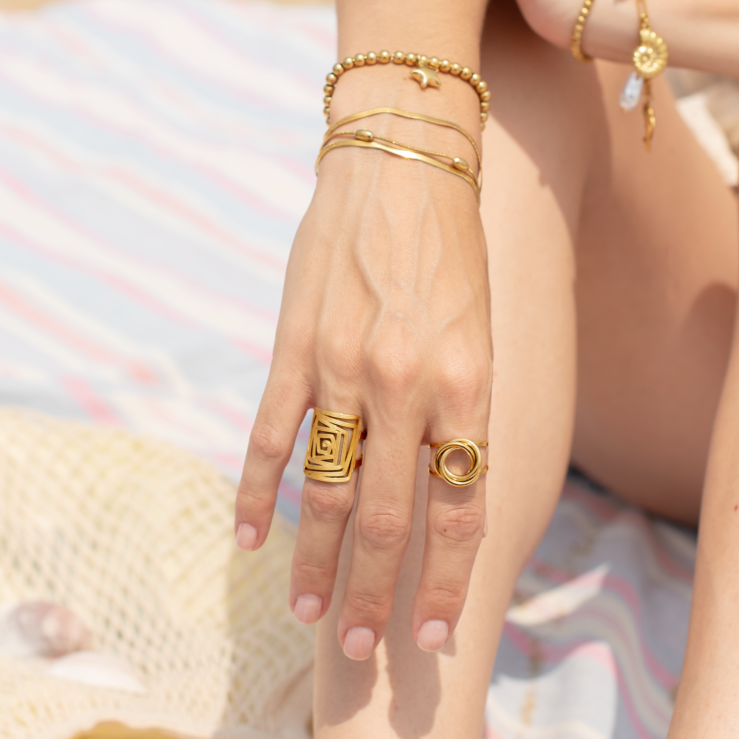 Anillo Rectangular con Espiral de Acero Ajustable