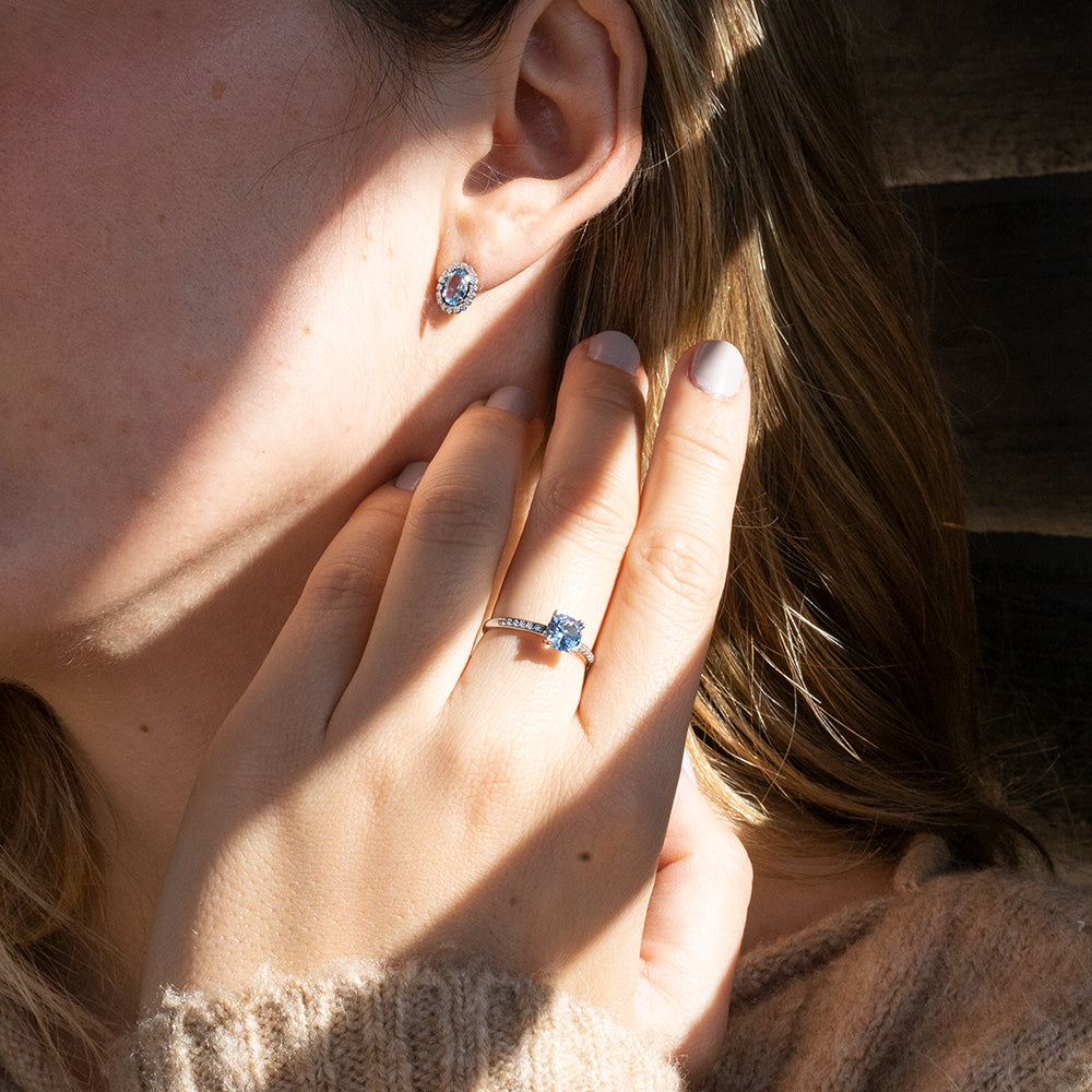 Conjunto Marina Anillo y Pendientes en Oro Blanco 9 kilates