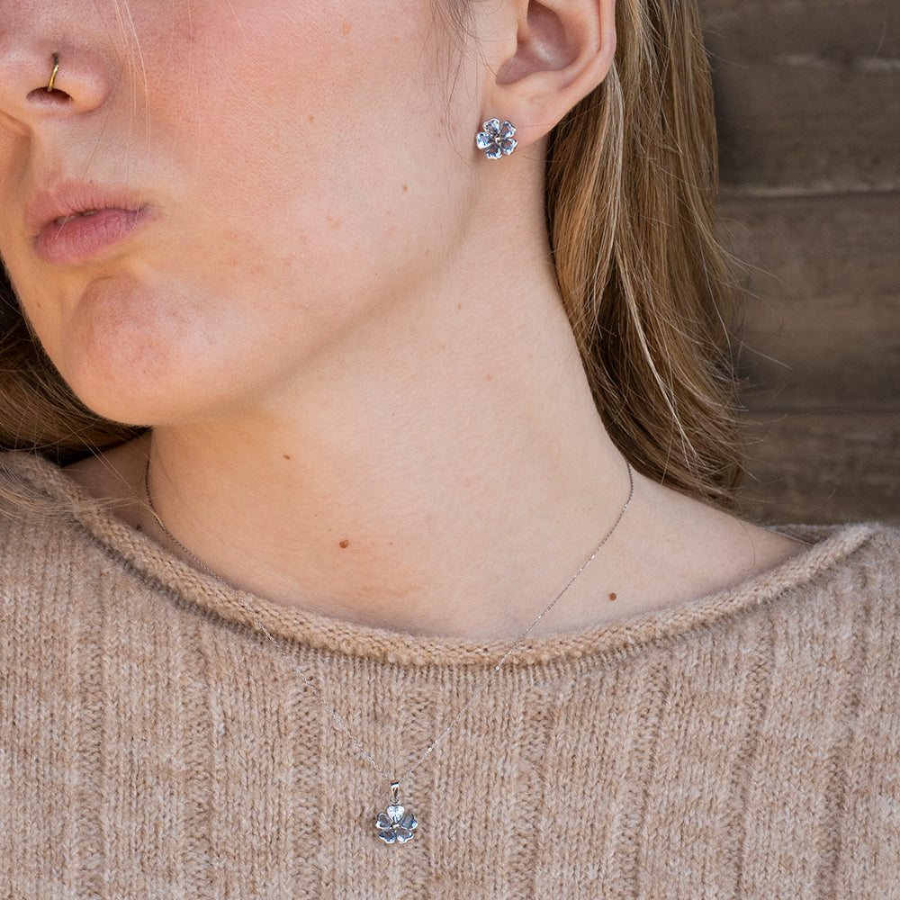 Conjunto Gloria Pendientes y Colgante en Oro Blanco 9 Kilates