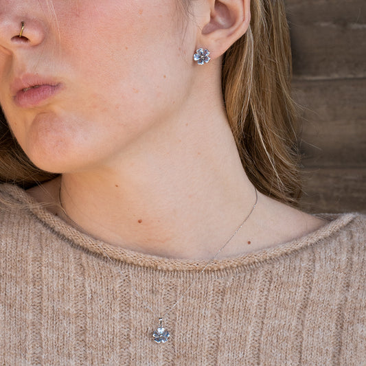 Conjunto Gloria Pendientes y Colgante en Oro Blanco 9 Kilates