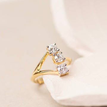 Anillo 3 Diamantes Creados 0.81 Quilates en Vermeil