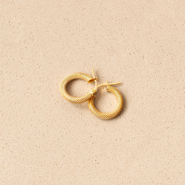 Pendientes de Aro Grabado 10x2.6 mm en Oro Amarillo 9 Kilates