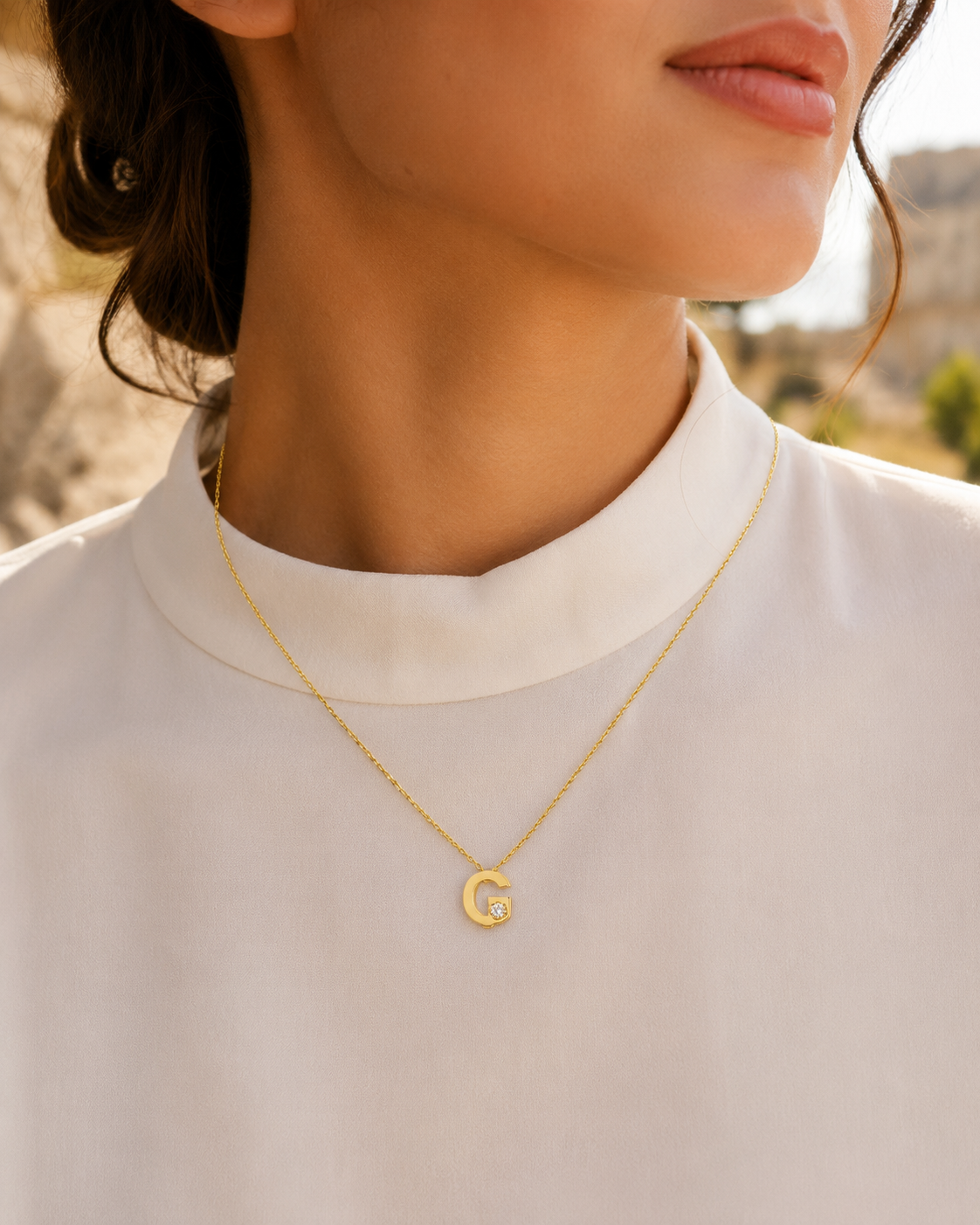 Cadena y Colgante Essenza Letra Inicial  Diamante Creado en Oro Amarillo 9 Kilates
