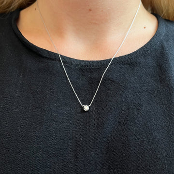 Cadena y Colgante 4 Grapas de Diamante 0.32 Quilates en Platino