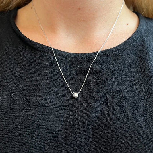 Cadena y Colgante 4 Grapas de Diamante 0.32 Quilates en Platino