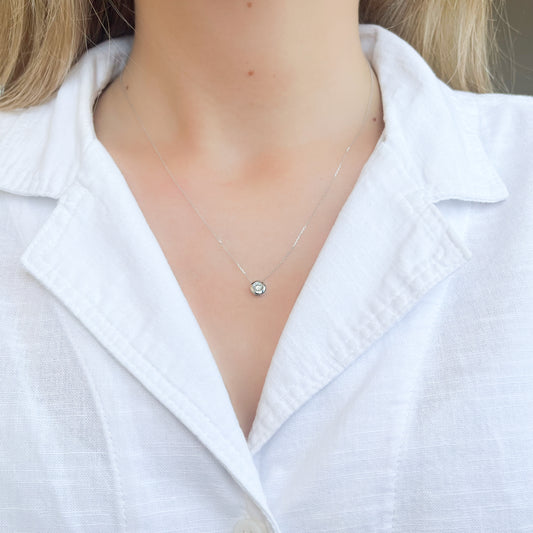 Cadena y Colgante Circular Tami en Oro Blanco 18 Kilates con Diamante 0,20 Quilates